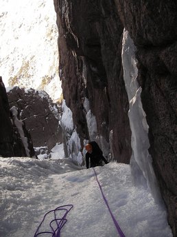 Couloir des barjots à la Punta di Castelucciu Couloir des barjots à la Punta di Castelucciu
