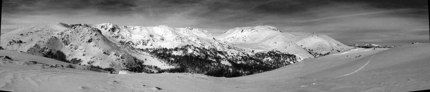 Vue sur Scaldasole et Renoso (depuis Monte Grosso) Vue sur Scaldasole et Renoso (depuis Monte Grosso)